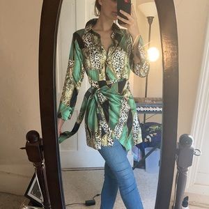 Beautiful blouse size S green/leopard/Baroque design